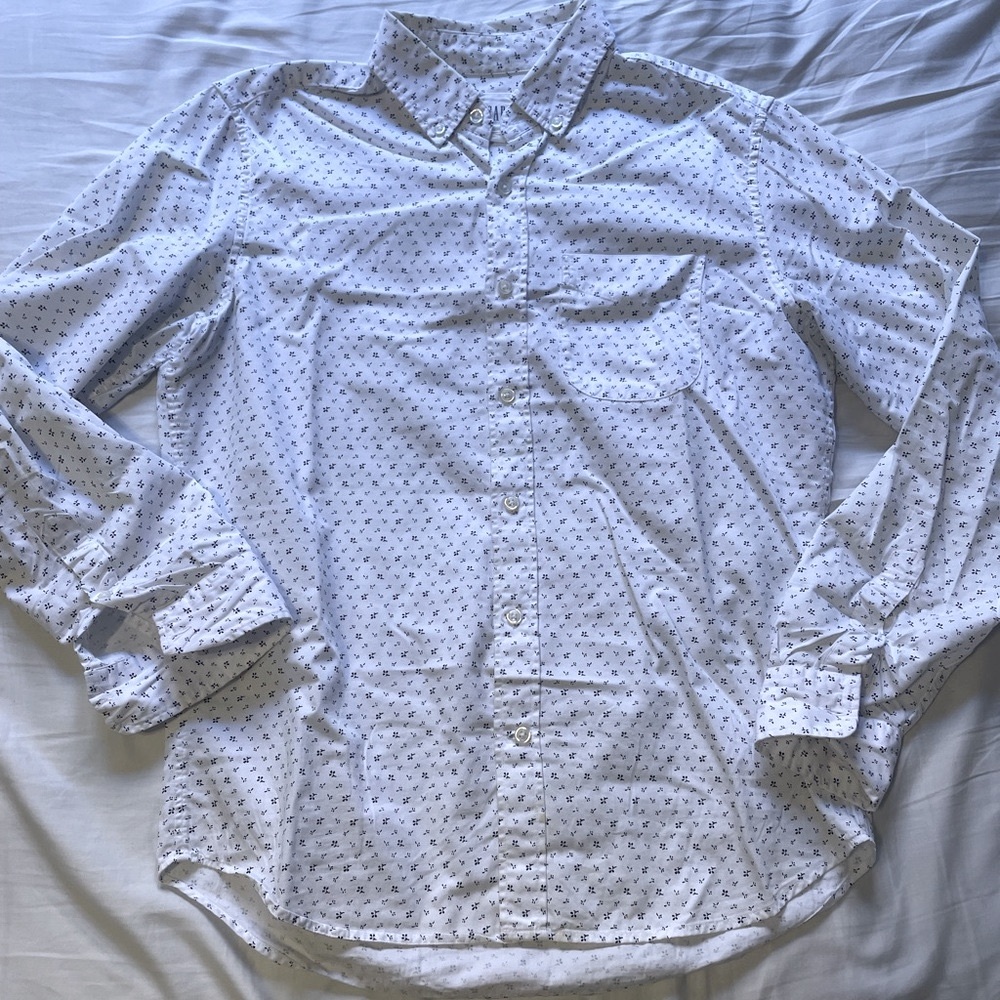 🚨2 for $12🚨 white / floral print shirt